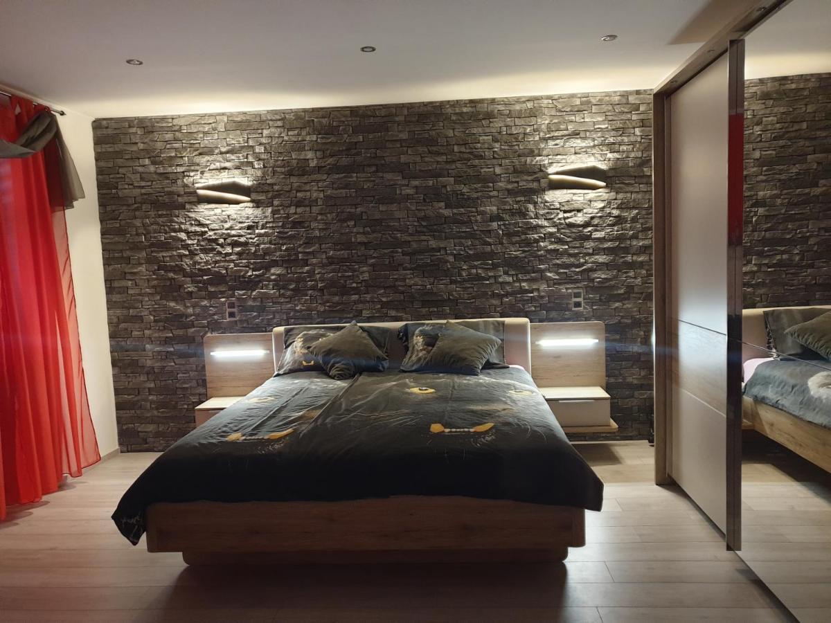 Room Petra In Centertown Zengg Kültér fotó